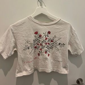 Urban Outfitters (UO) Cropped White Short Sleeve Rose Graphic
